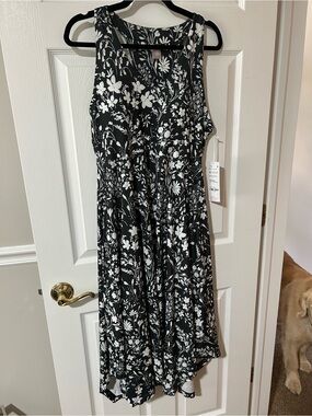NWT L Krimson Klover Black & White Floral Sleeveless Midi Dress
